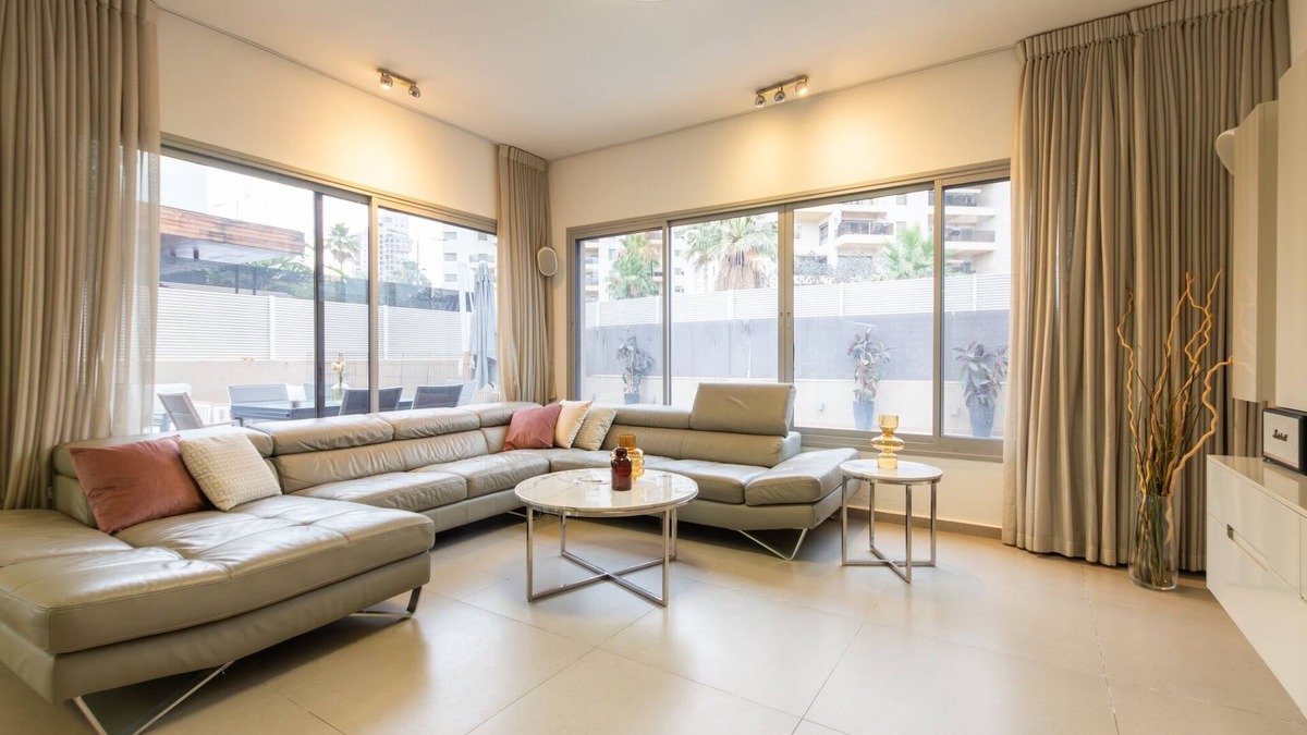 Rishon LeTsiyon Villa | Prestigious Beachfront Villa PrivatePool