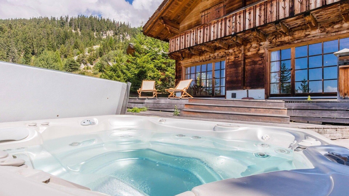 Crans-Montana Ski Chalet | Prestigious chalet at the start of all hikes and access to Crans Montana