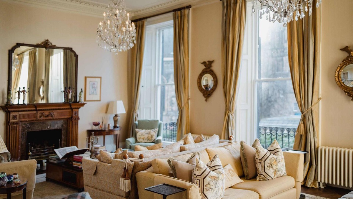 West End House | Prestigious City Centre Private Entrance House