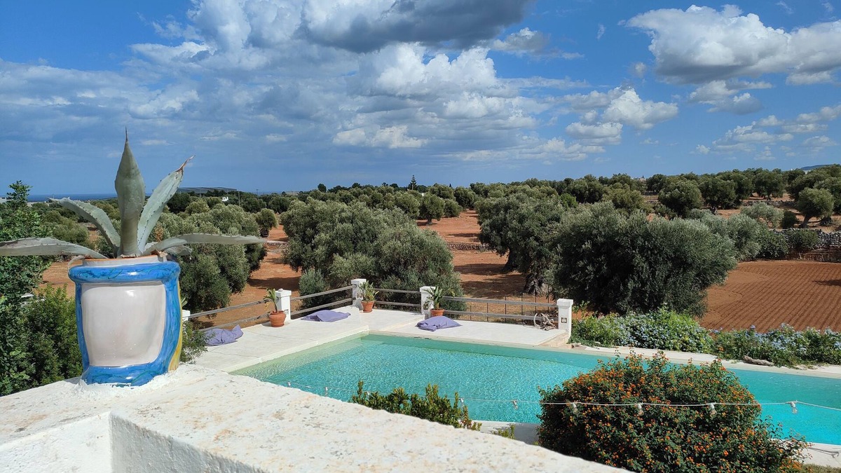 Fasano Villa | Prestigious Masseria with large panoramic swimming pool in Savelletri