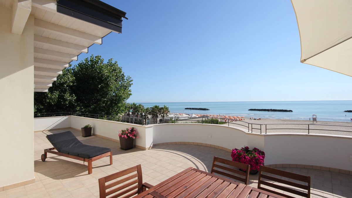 Porto San Giorgio Apartment | Prestigious penthouse apartment overlooking the sea
