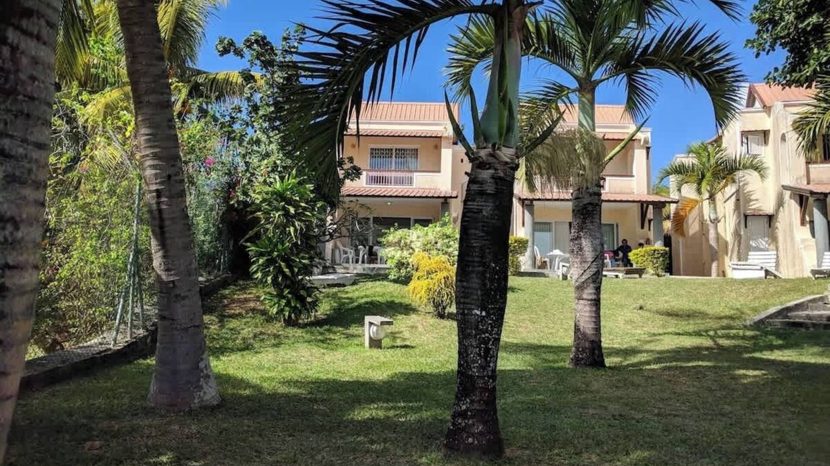 Grand Gaube Villa | Prestigious residence, 18 rooms, beach & events