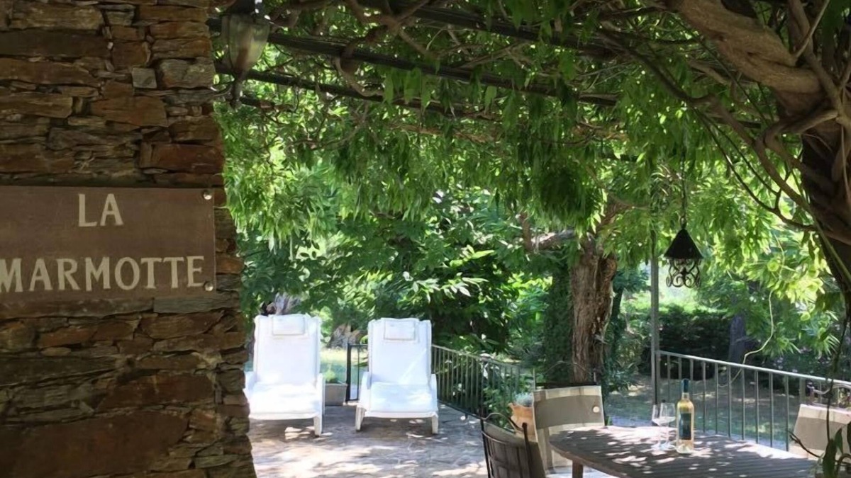 La Garde-Freinet Apartment | Pretty apartment with pool in stunning stone house in large quiet garden