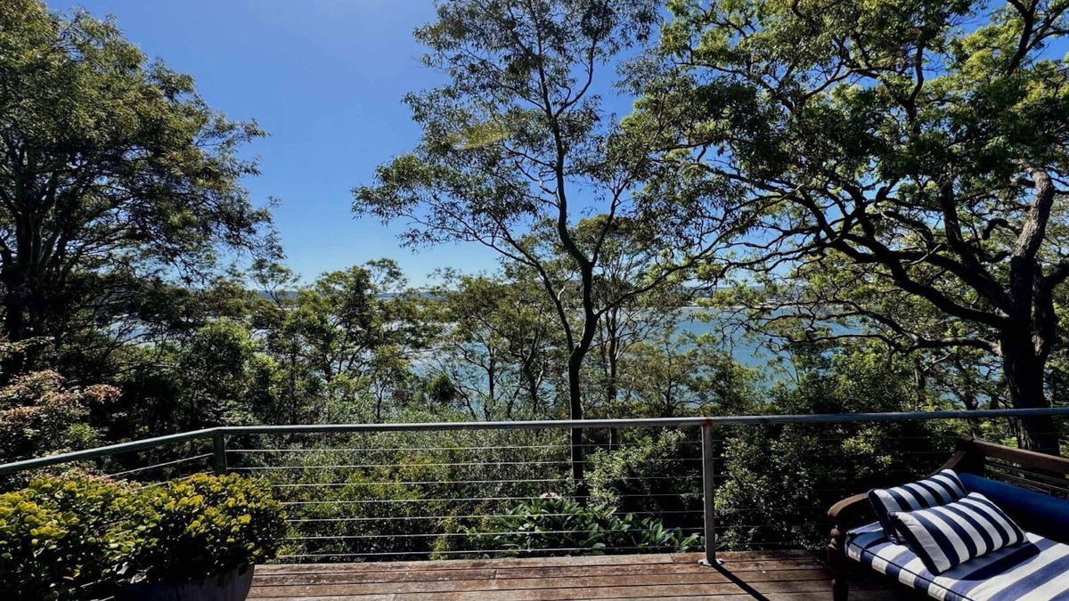 Pretty Beach House | 'Pretty Beach Escape' by Accom Holidays