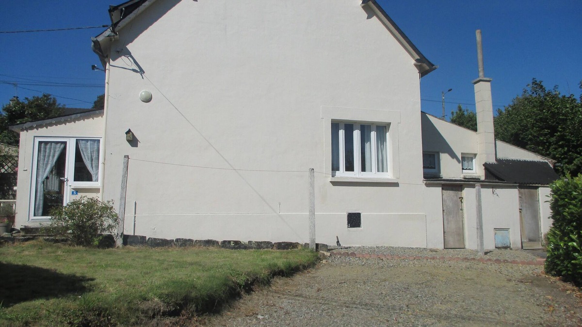 Belle-Isle-en-Terre Cottage | Pretty Breton Cottage recently refurbished 2 bedrooms central to all amenities