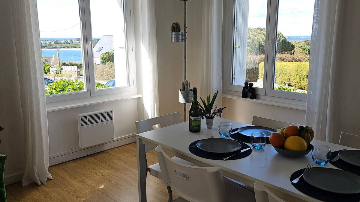 Landeda Ski Chalet | Pretty Breton house with sea view near the beaches and port of Aber Wrach