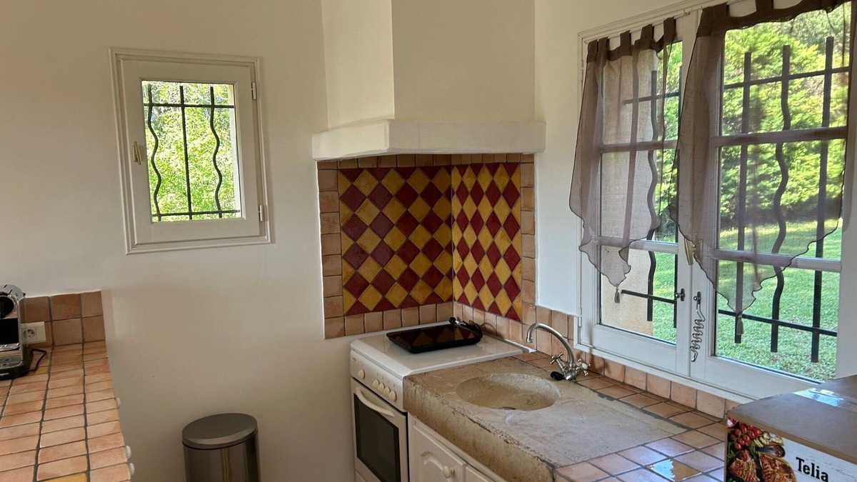Trets House | PRETTY COUNTRY COTTAGE IN MAGNIFICENT OLIVE GROVE