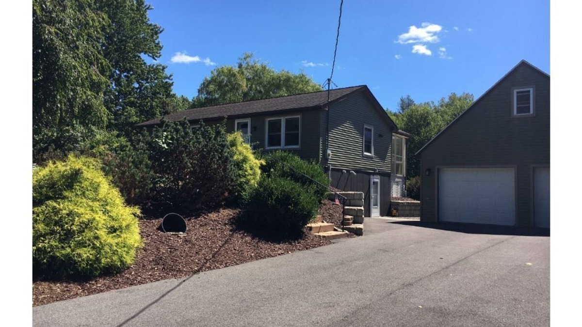 Newfield House | Pretty family house in the heart of the Fingerlakes.