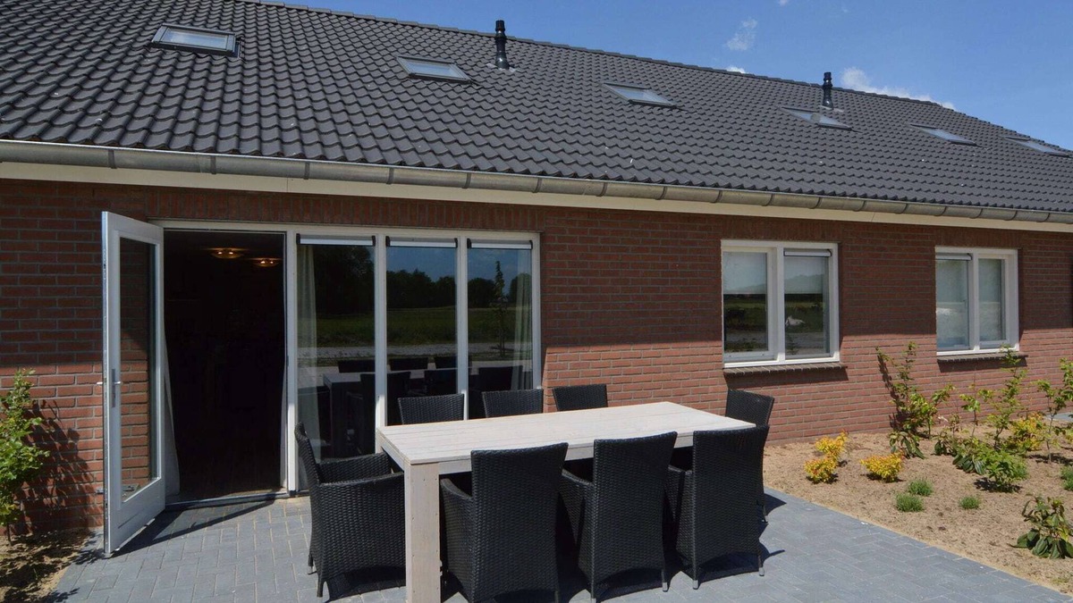 Haaksbergen Apartment | Pretty Farmhouse in Haaksbergen near Forest