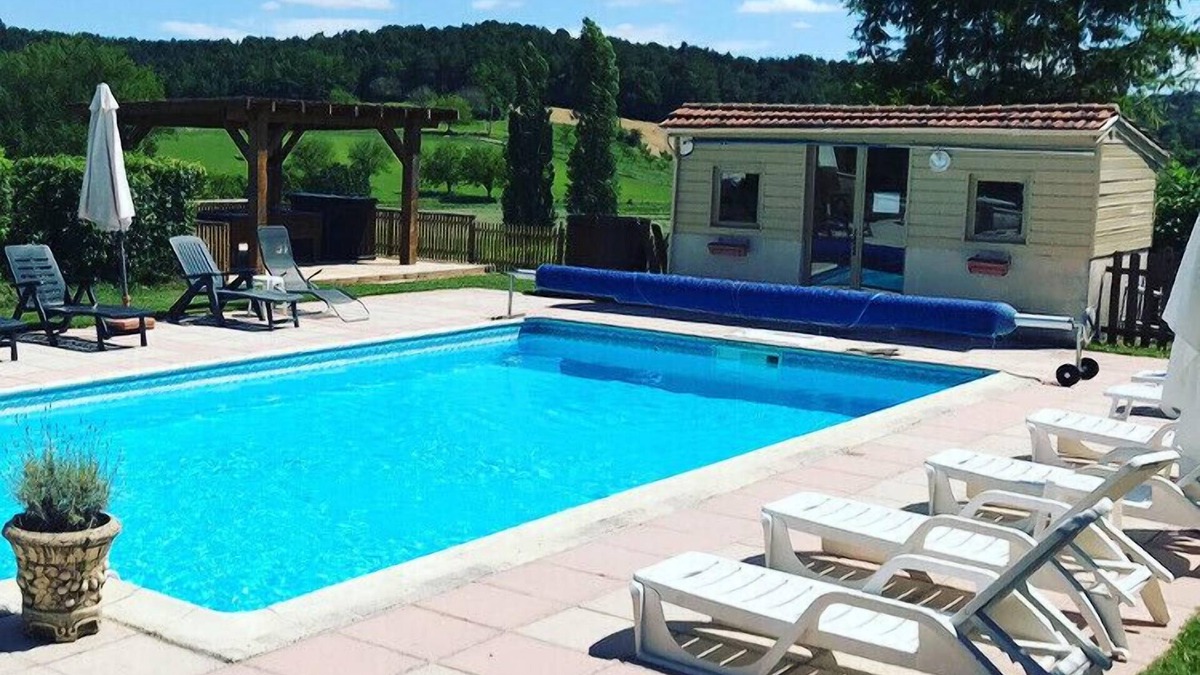 Grand-Brassac House | Pretty French Cottage with heated pool and Sauna