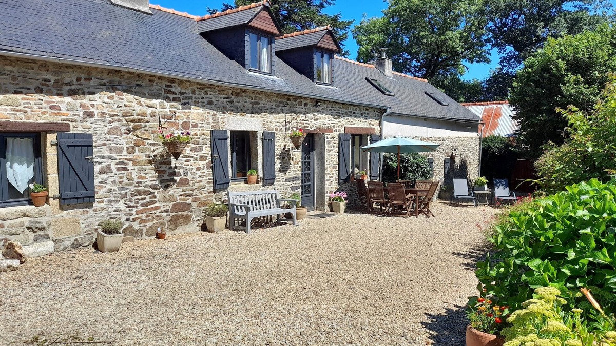 Collorec Cottage | Pretty French Farmhouse in peaceful country location with terrace and garden