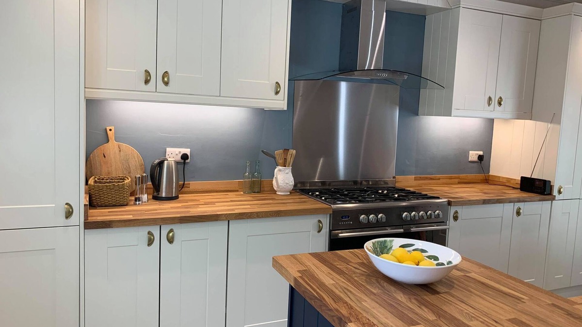 Oakham Cottage | Pretty Georgian cottage with large private walled garden