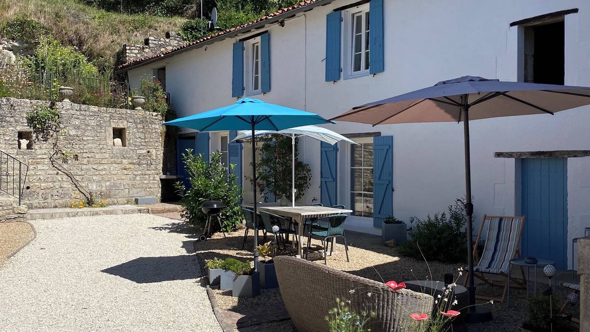 Charroux House | Pretty gîte in the heart of Charroux 86250 Vienne
