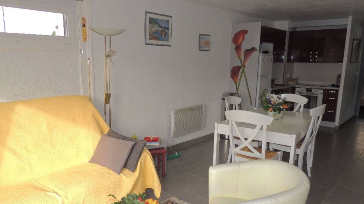 Cap d'Agde Apartment | PRETTY GROUND FLOOR CONTEMPORARY GARDEN BROWN