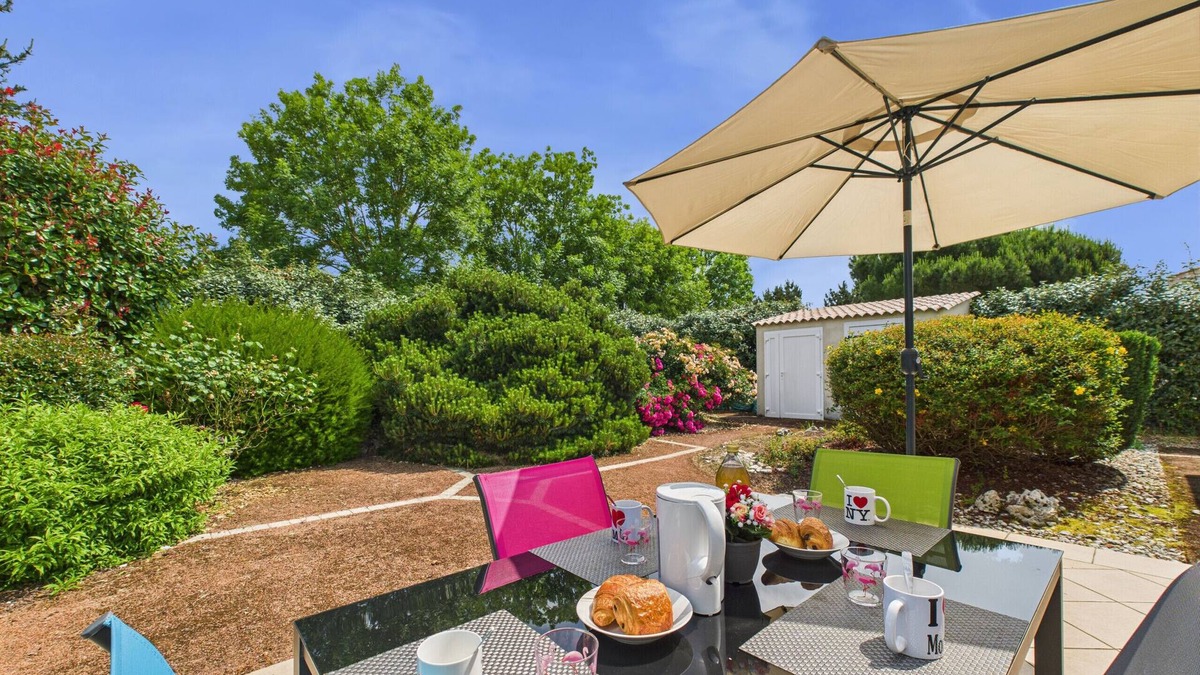 Saint-Vincent-sur-Jard House | Pretty house for 4 people with garden