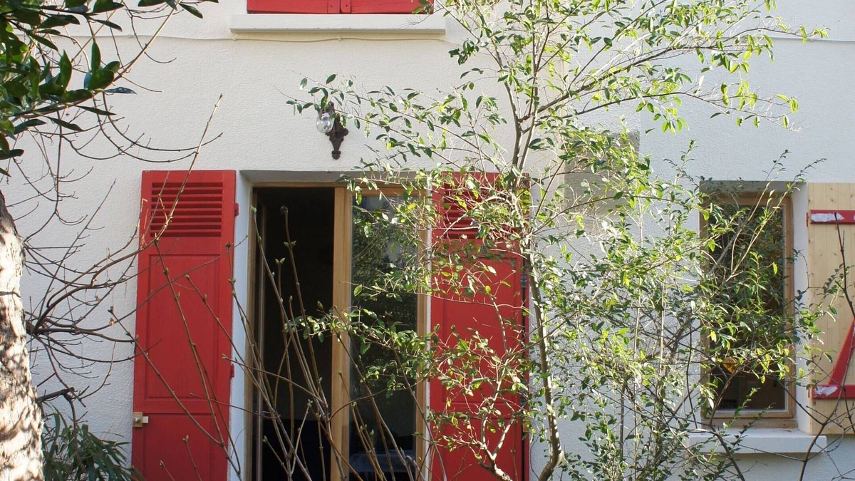 Amerique House | Pretty house very quiet hidden in the heart of the 19th - 20 minutes to center