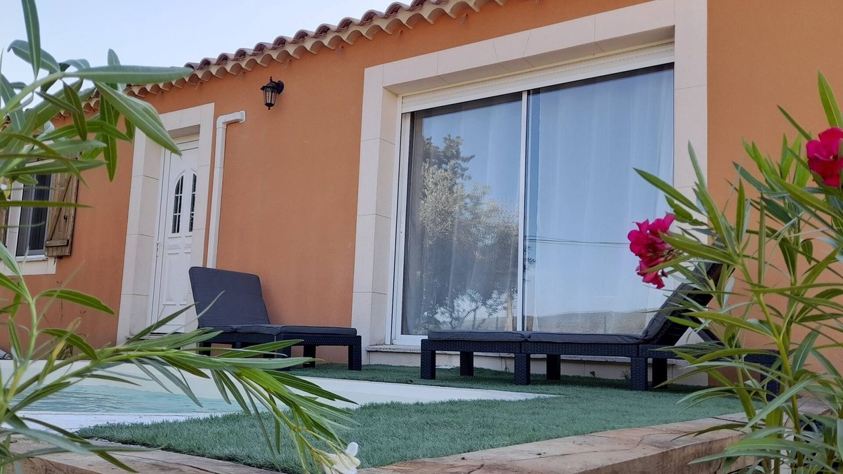 Flassan House | Pretty house with swimming pool at the foot of Ventoux