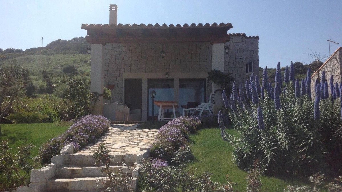 Cala Sinzias Villa | Pretty little villa adjacent to Cala Sinzias beach