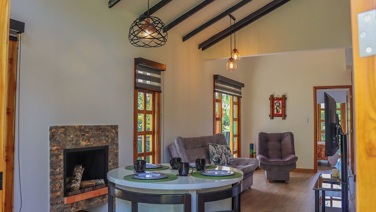 Filandia Cabin | Pretty Modern Cabin at the Tourist Area. MILAGROS