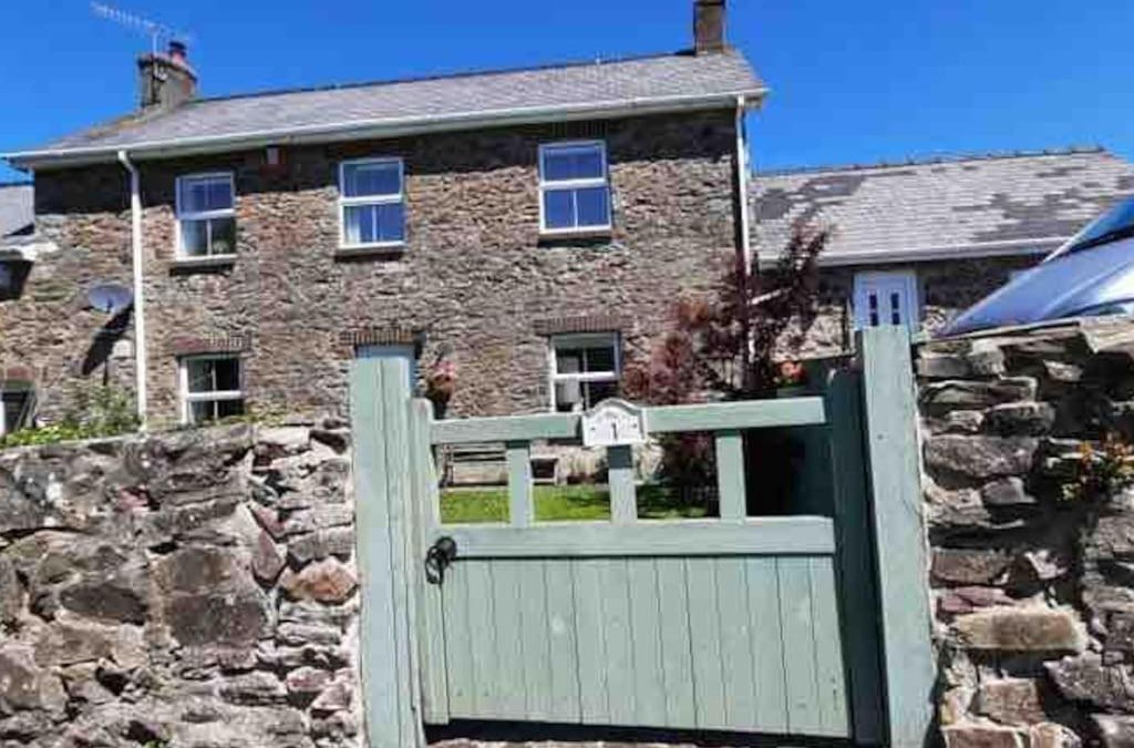 Neyland House | Pretty Neyland Cottage central to all attractions