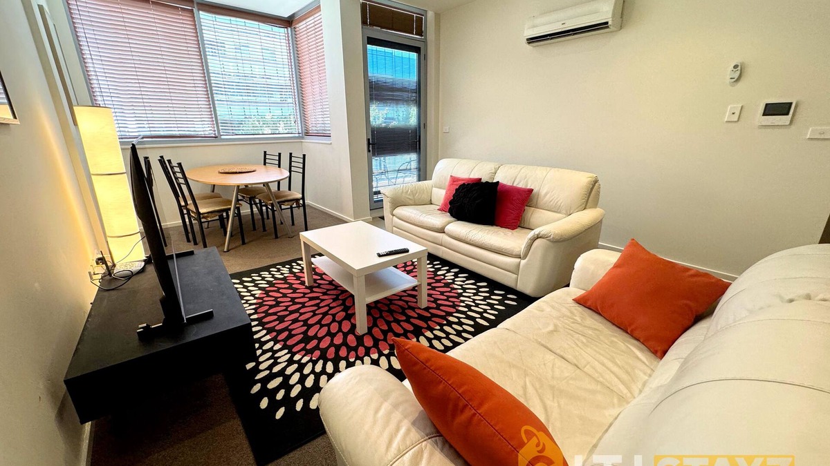 City West Apartment | Pretty Penthouse - Close to ANU