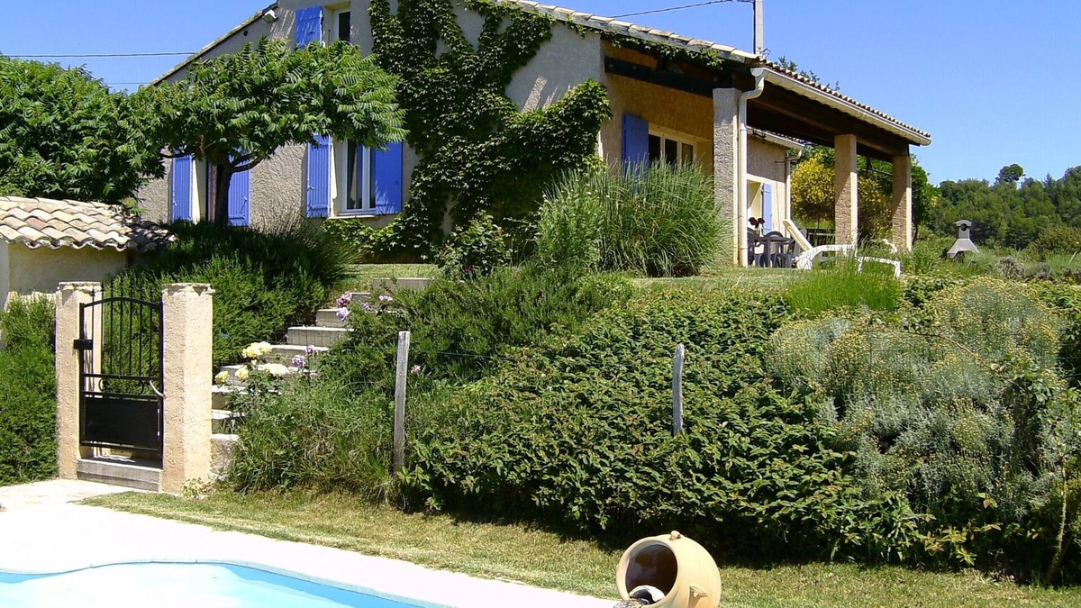 Mollans-sur-Ouveze Villa | Pretty Provencal villa at the foot of Mont Ventoux with heated pool