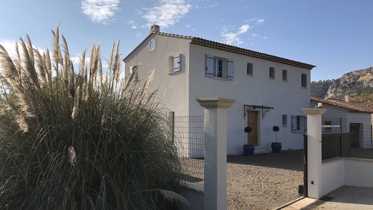Quinson Villa | Pretty Provencal country house