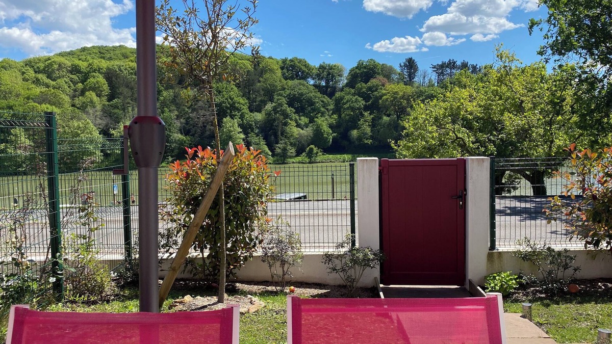 Saint-Pee-sur-Nivelle Condo | Pretty semi-detached house ideally located on the edge of the lake of Saint pée sur nivelle