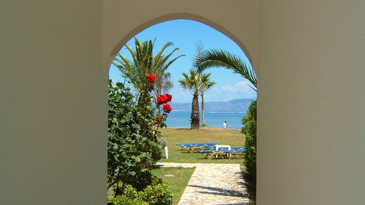 Kavos Apartment | Pretty Sea View Studios and Apartments on the beach on Corfu island