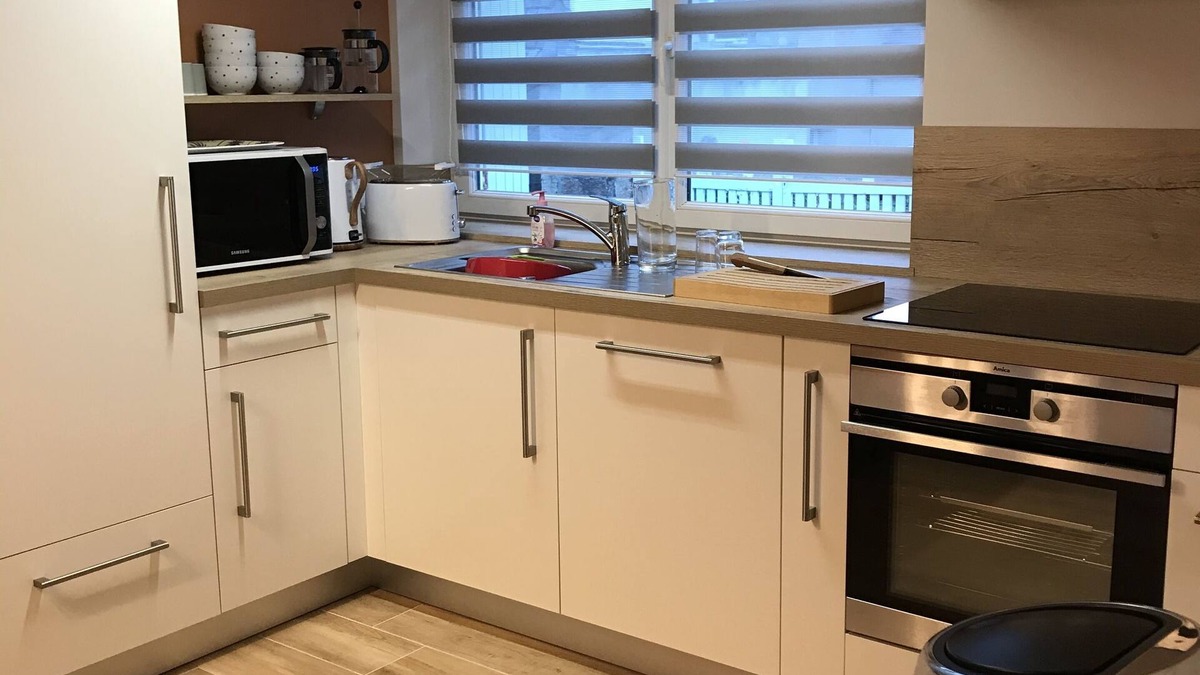 Carantec House | Pretty seaside townhouse with patio completely renovated *