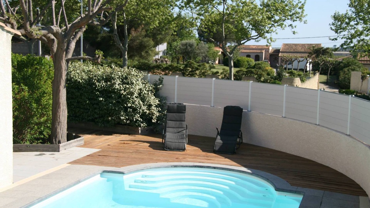 Pomerols Villa | Pretty single storey villa with private and secure swimming pool 10 km from the beaches