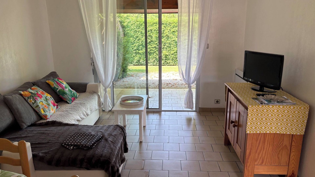 Eugenie-les-Bains House | Pretty T2 house with terrace not overlooked and swimming pool