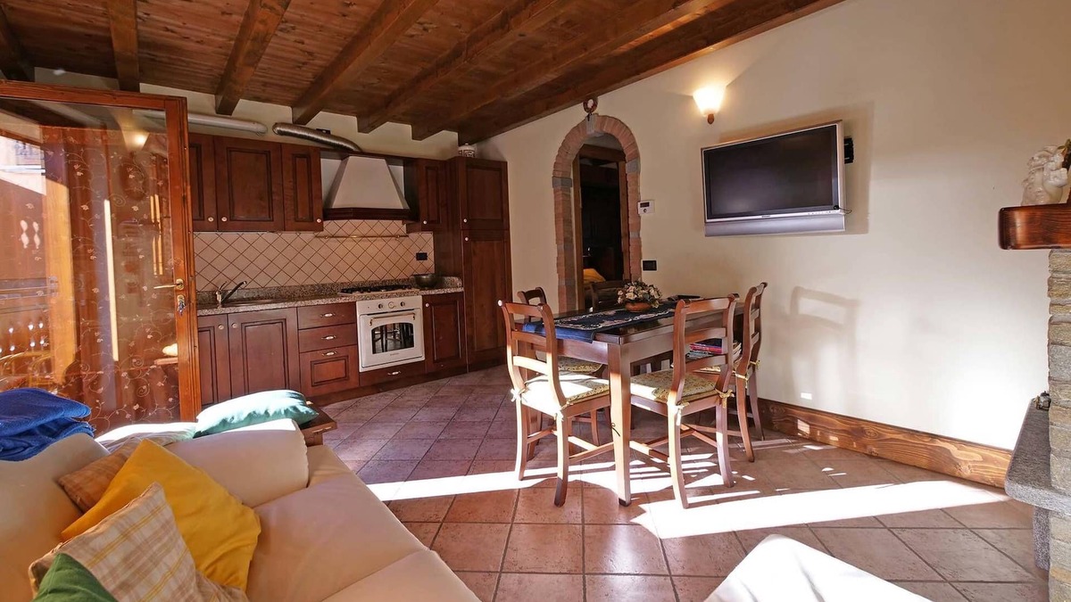 Corteno Golgi House | Pretty three-room apartment surrounded by nature
