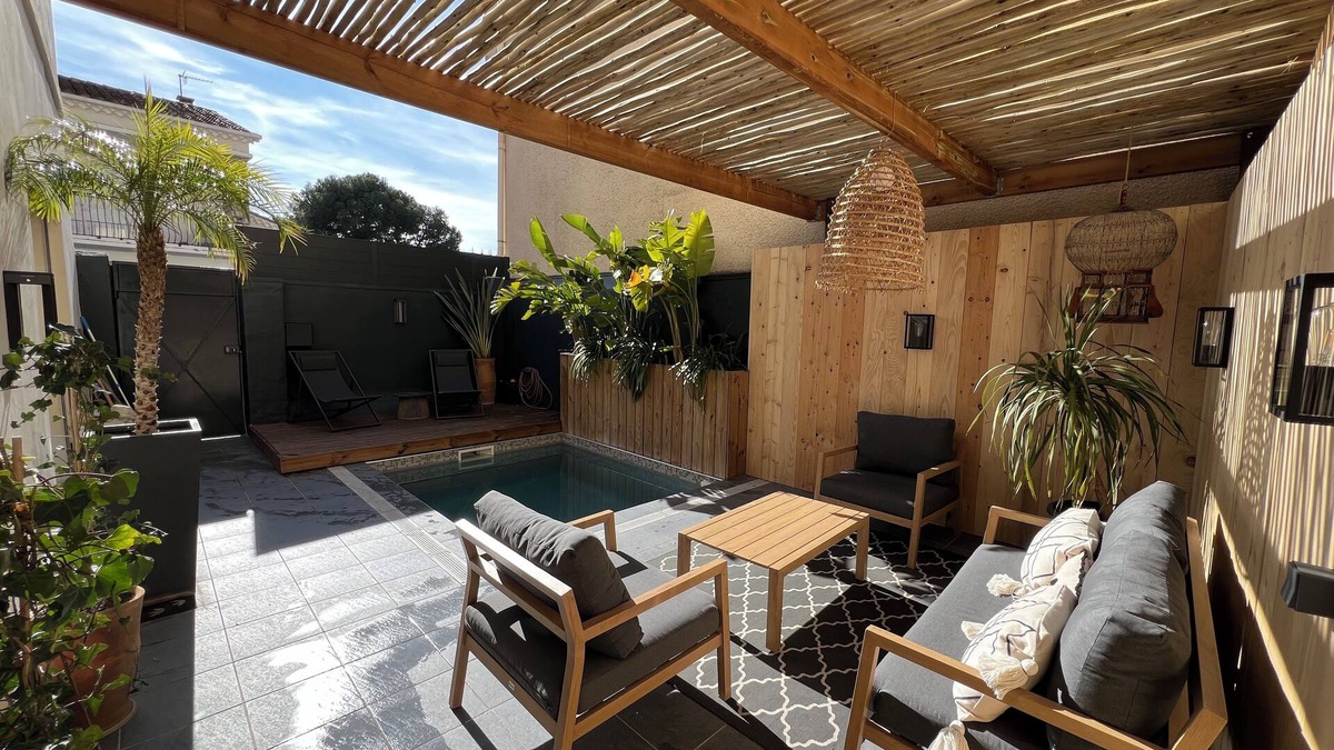 La Mayolle House | Pretty town house