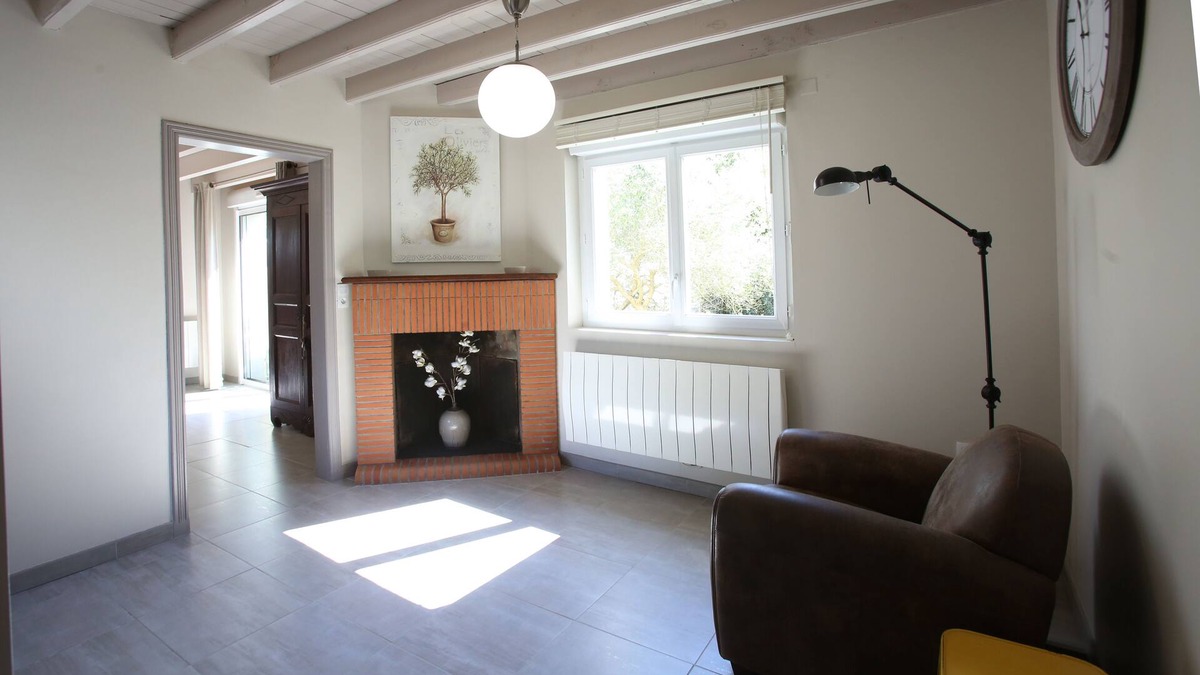 Cazeres-sur-l'Adour House | Pretty village house