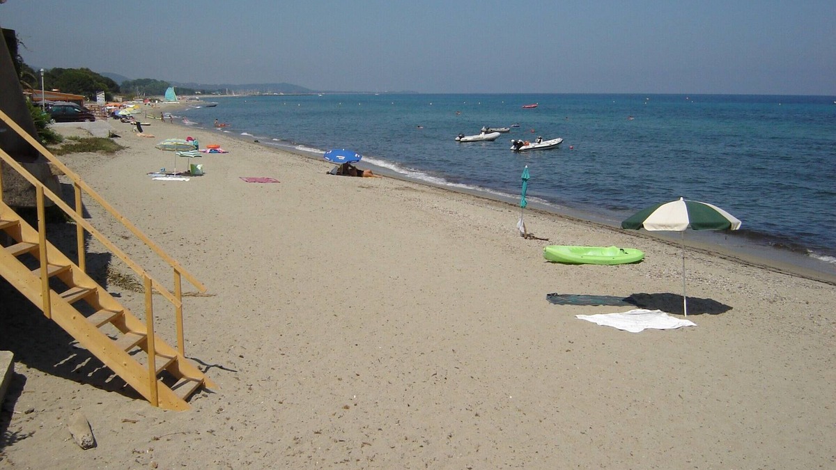 Prunete Villa | Pretty villa with garden, in a residence with swimming pool, 100 m from the beach