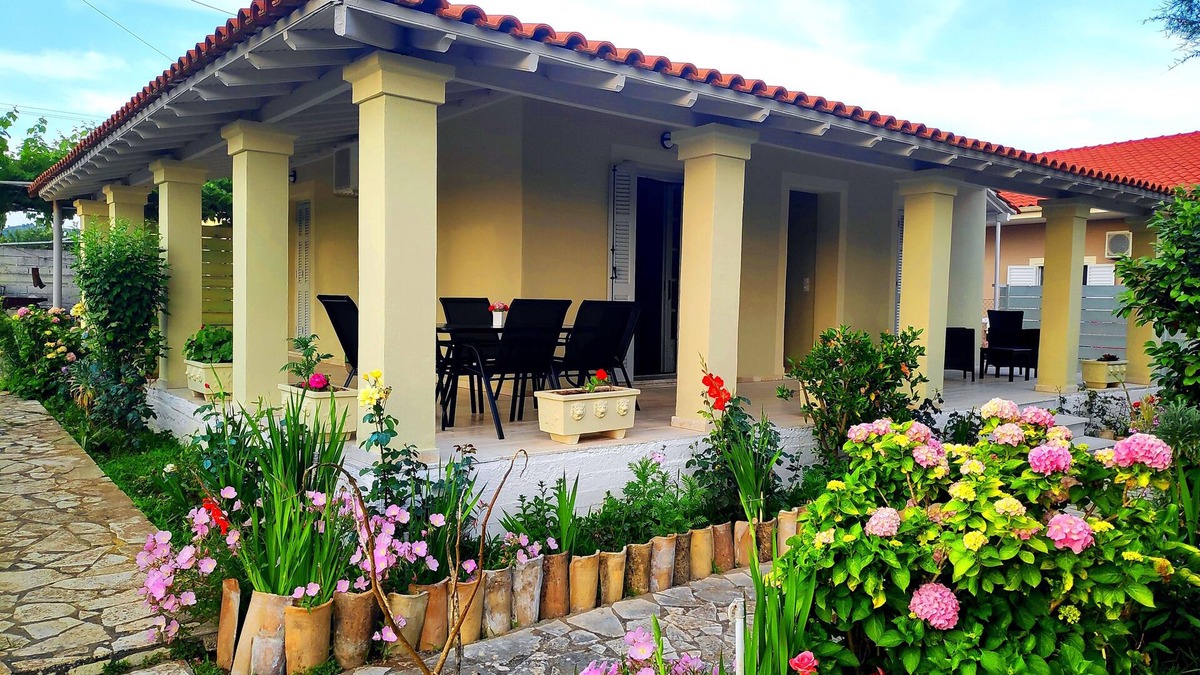 Ag. Georgios Villa | Pretty Villa X 6 Close To The Sandy Beach On Corfu Island