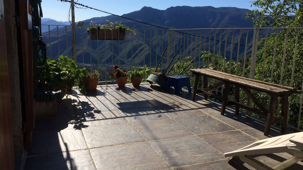 Bisinchi House | pretty village house between sea and mountains in a peaceful and freshness