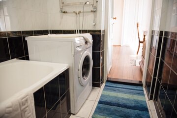 Lviv City Center Apartment | Pretty, Warm Apartment with Ex in Halytskyi District