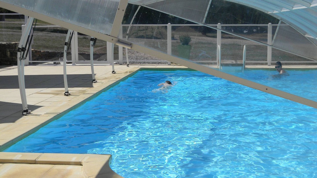 Promilhanes Ski Chalet | Pretty wooden house for 4, large pool "Chêne".