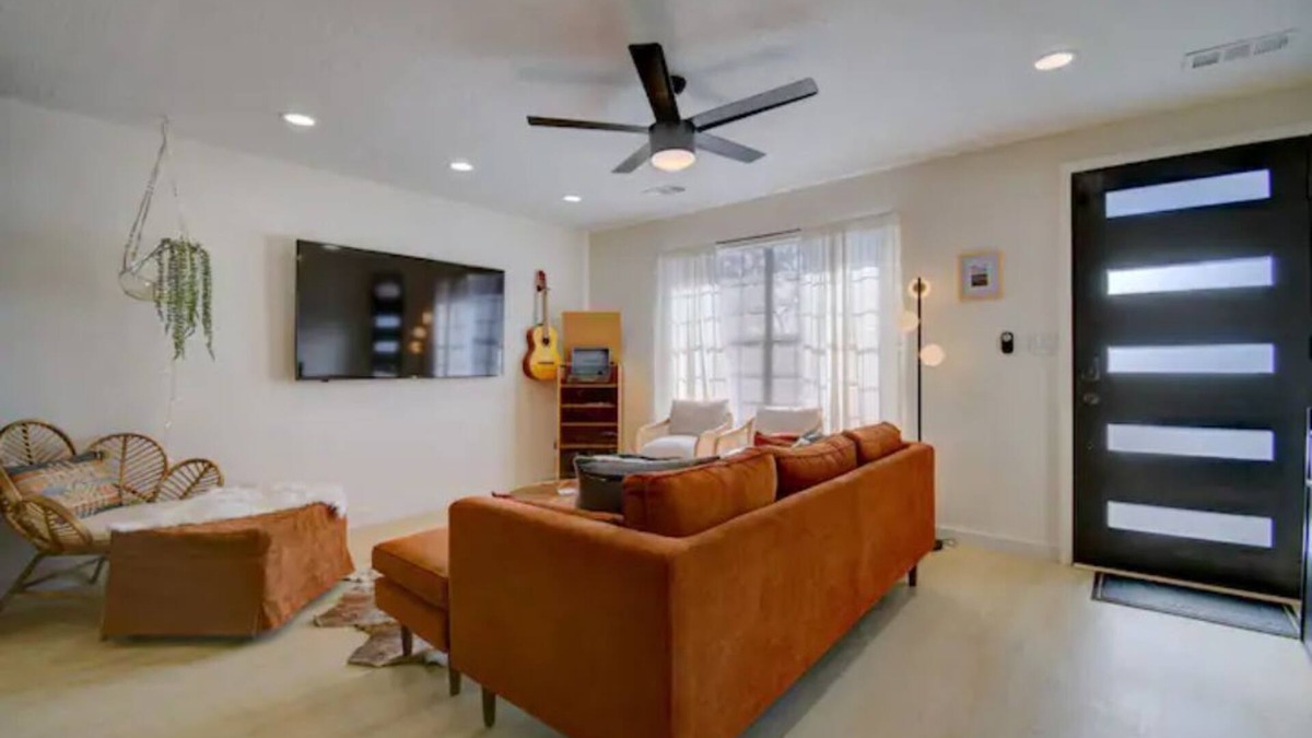 Barelas House | Prickly Pear at Cactus Flower+Hot Tub+Pet Friendly+No Pet Fee!