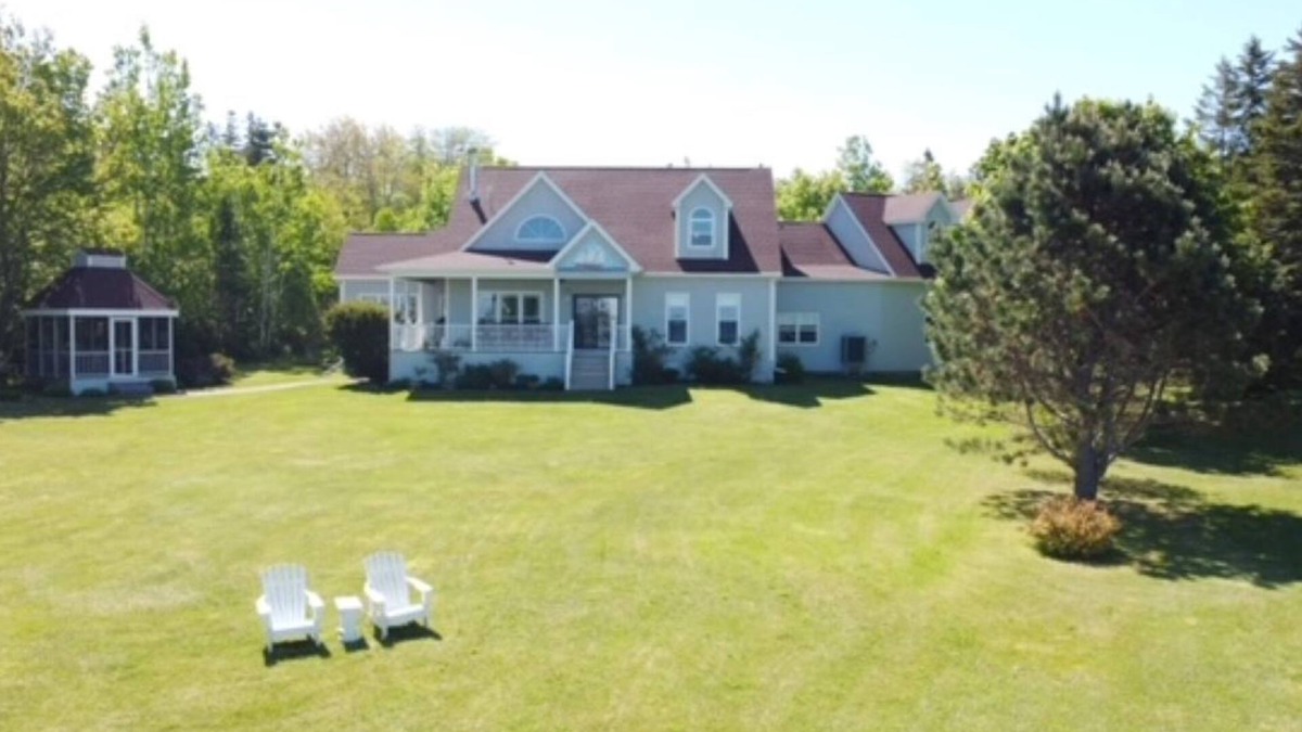 Panmure Island House | Pride of Panmure, Panmure Island