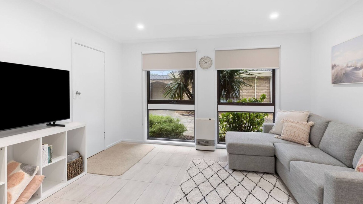 Torquay Villa | Pride Street Central Unit 7-13