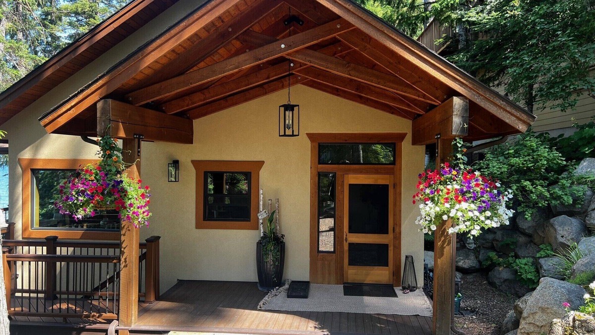 Coolin House | Priest Lake Sherwood Beach Lakefront Cabin