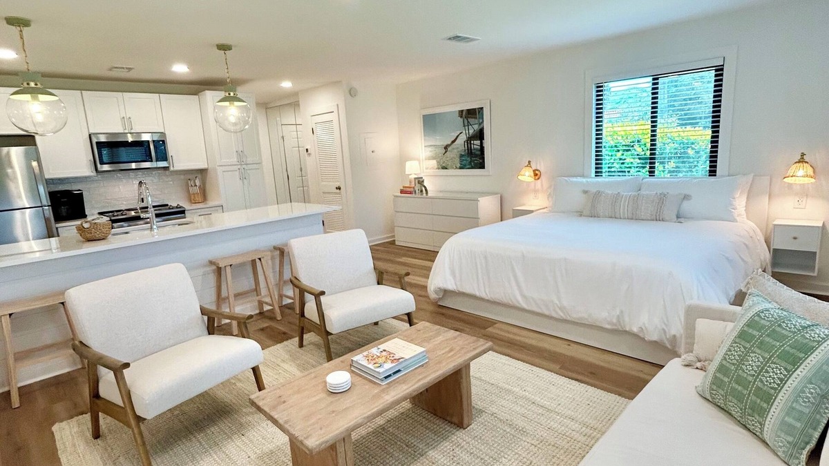 Seagrove Beach Condo | Prime 30A Location/EZ Beach Access/Quiet Pool/Fast Wifi