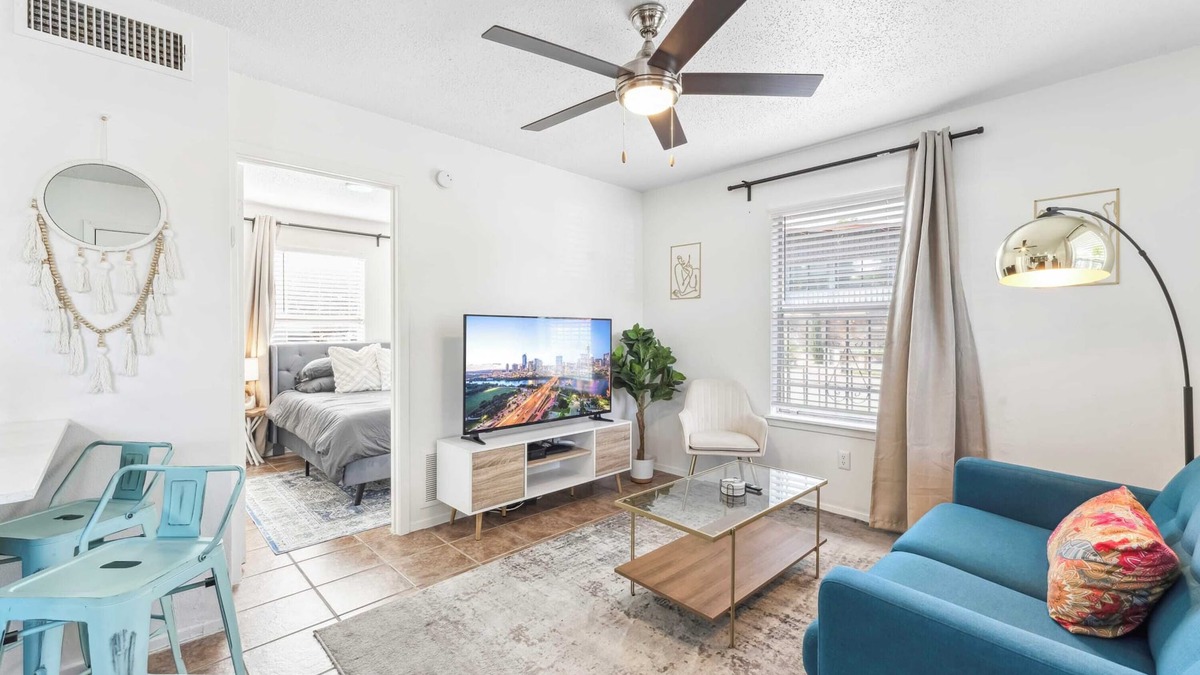 Pleasant Valley Apartment | Prime Area Chic 1BR, Fast WiFi, 7 Min to Downtown