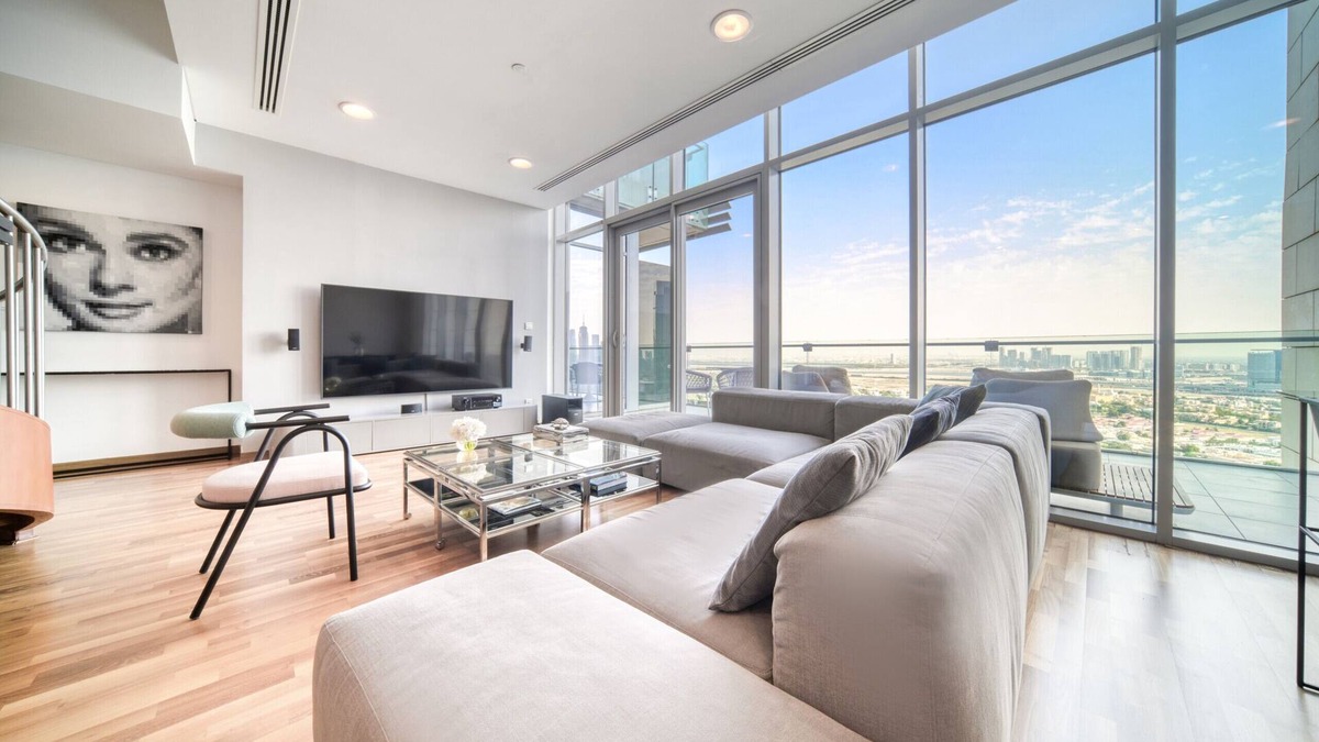 Bur Dubai Apartment | Prime DIFC Duplex with Iconic Skyline Views