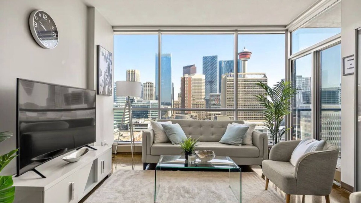 Beltline Condo | Prime Downtown - Luxury 2BD Condo + Free Parkingn
