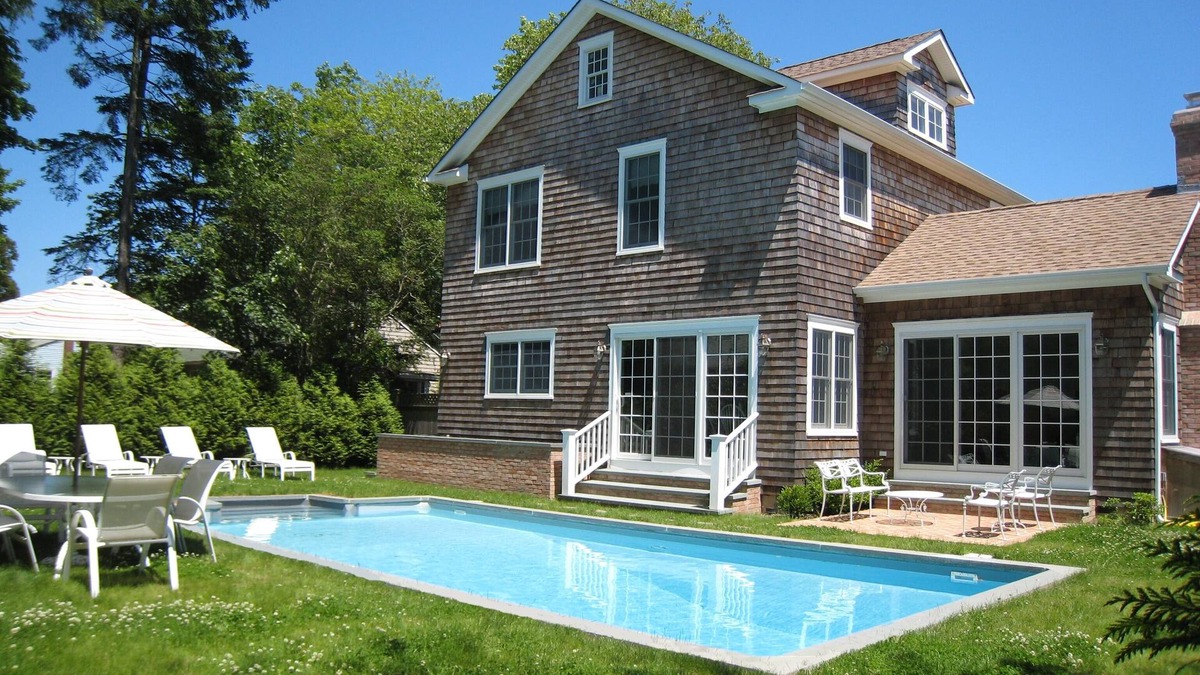 Village of East Hampton House | Prime East Hampton Village Location. Heated Pool. Walk To All!