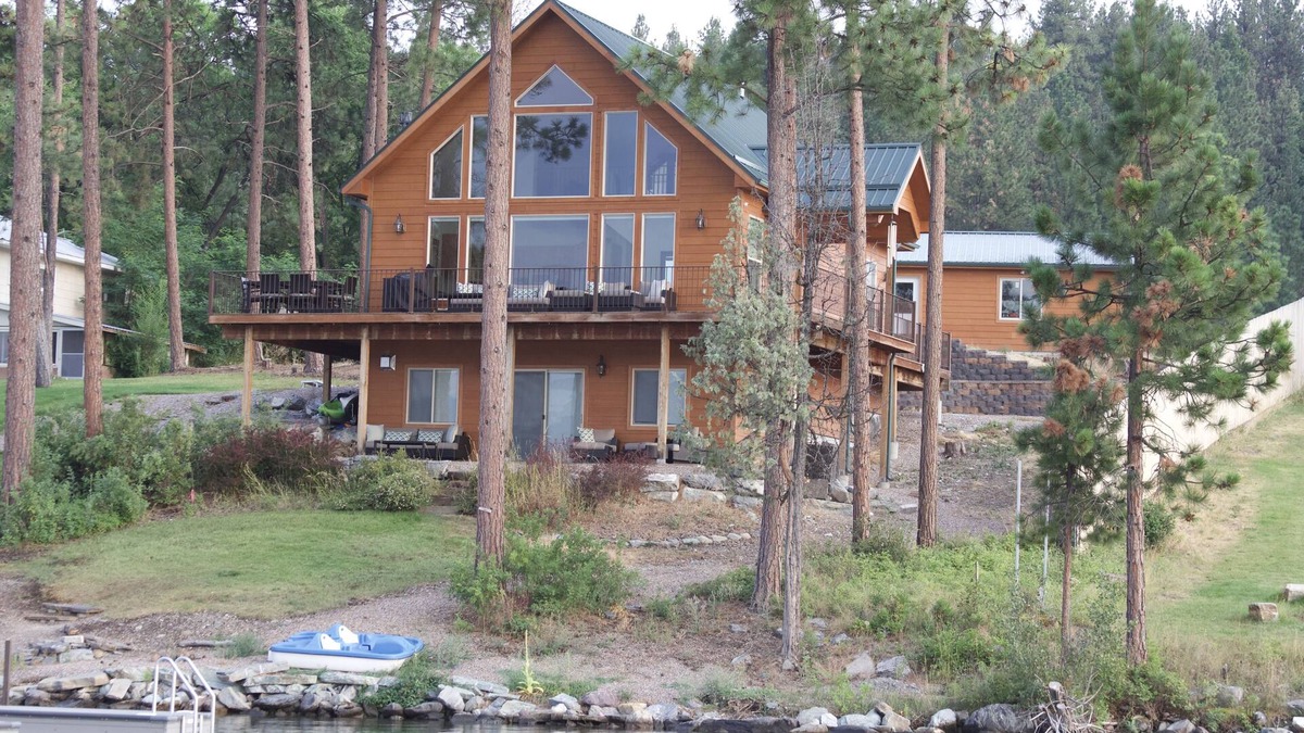 Big Arm House | Prime Lakefront Home Beautiful Views, Fire pit and Great Dock!